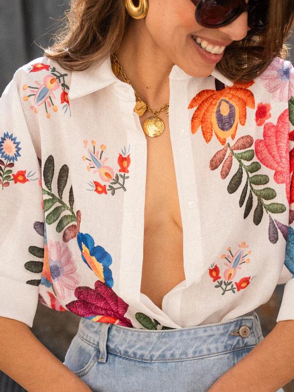Carla short-sleeved shirt with floral pattern