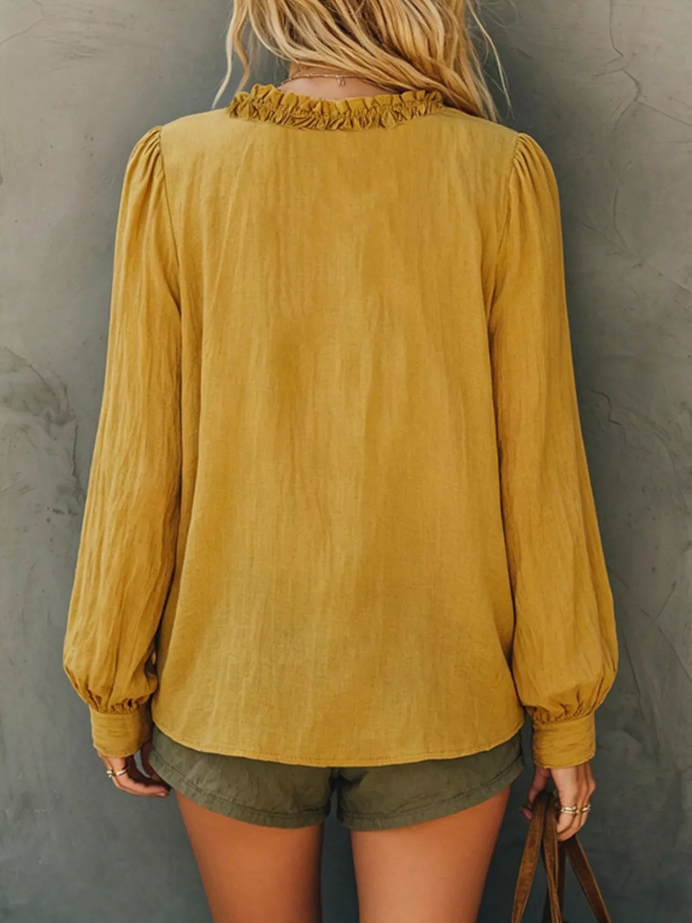 Limited-time offer: Ruffled V-neck long-sleeved shirt