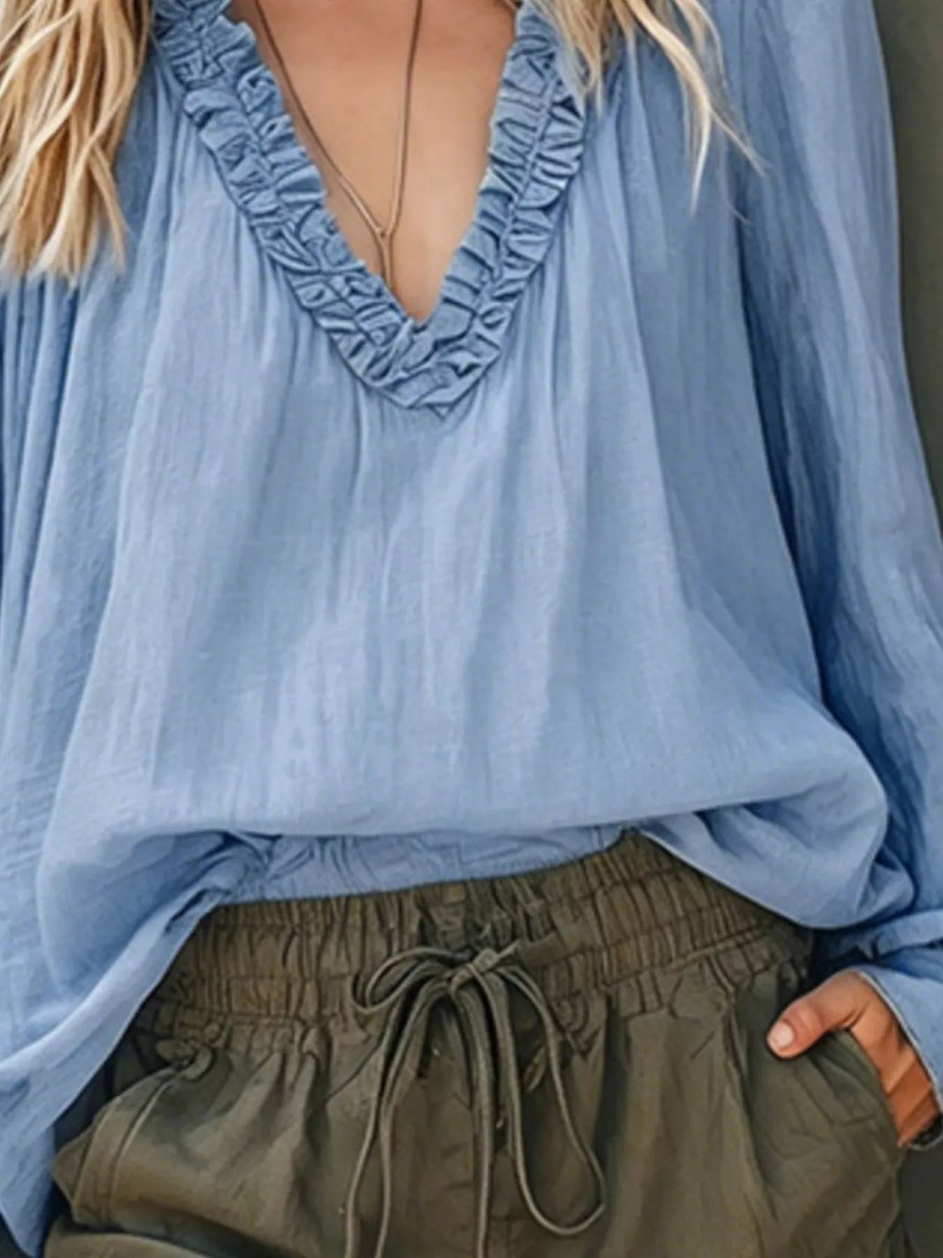 Limited-time offer: Ruffled V-neck long-sleeved shirt