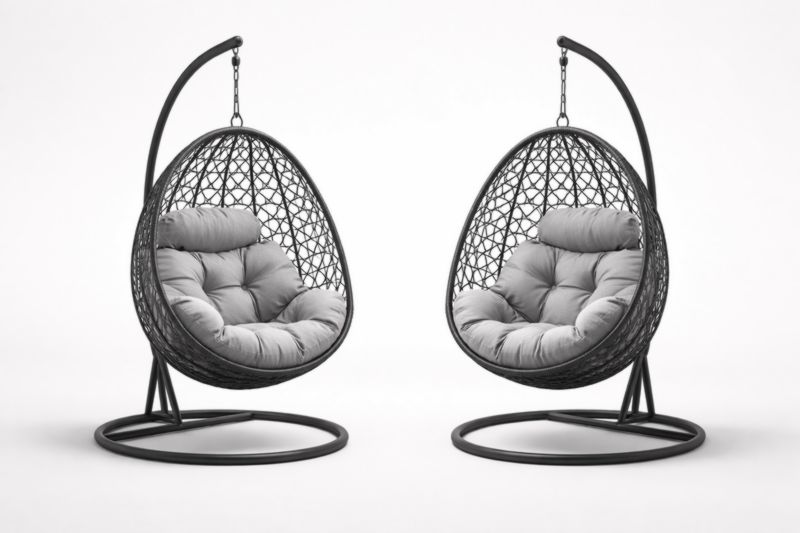 Set de 2 fauteuils suspendus en résine tressée noir coussins gris structure en acier