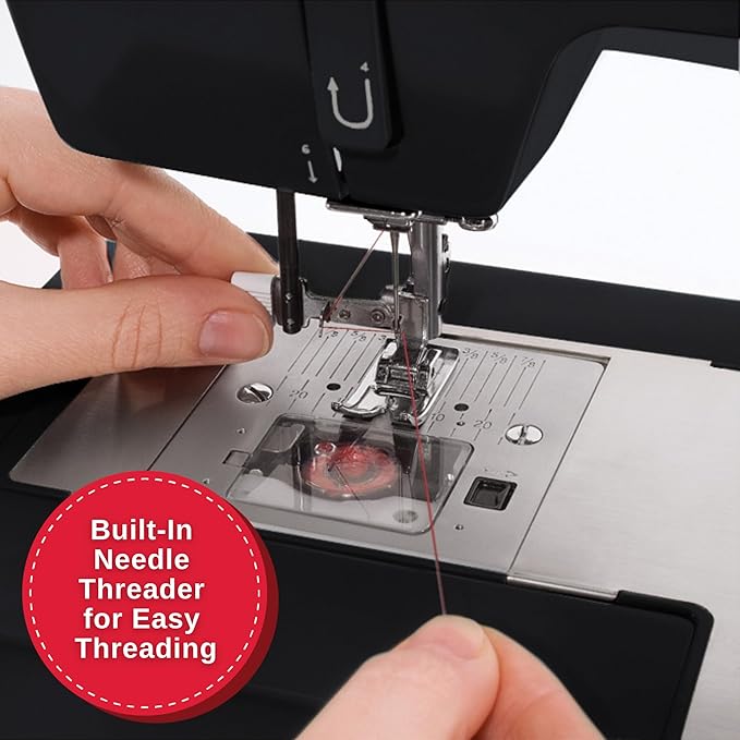 Máquina de coser negra de alta velocidad con kit de accesorios, motor fuerte con potencia de perforación mejorada, 110 aplicaciones de puntadas, marco de metal completo, ojal de 1 paso y