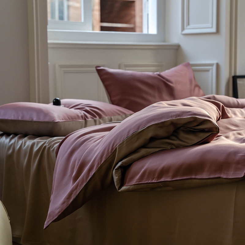 TENCEL™ Lyocell Bedding Set – Berry & Blossom Collection