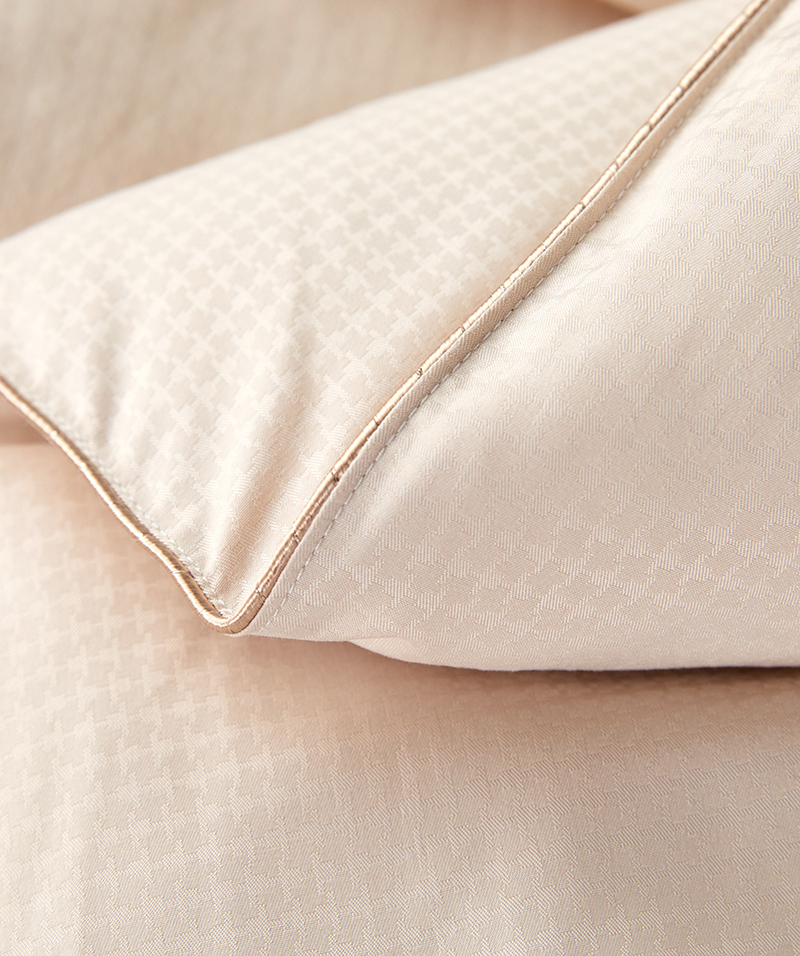 Premium Mulberry Silk Duvet – Beige