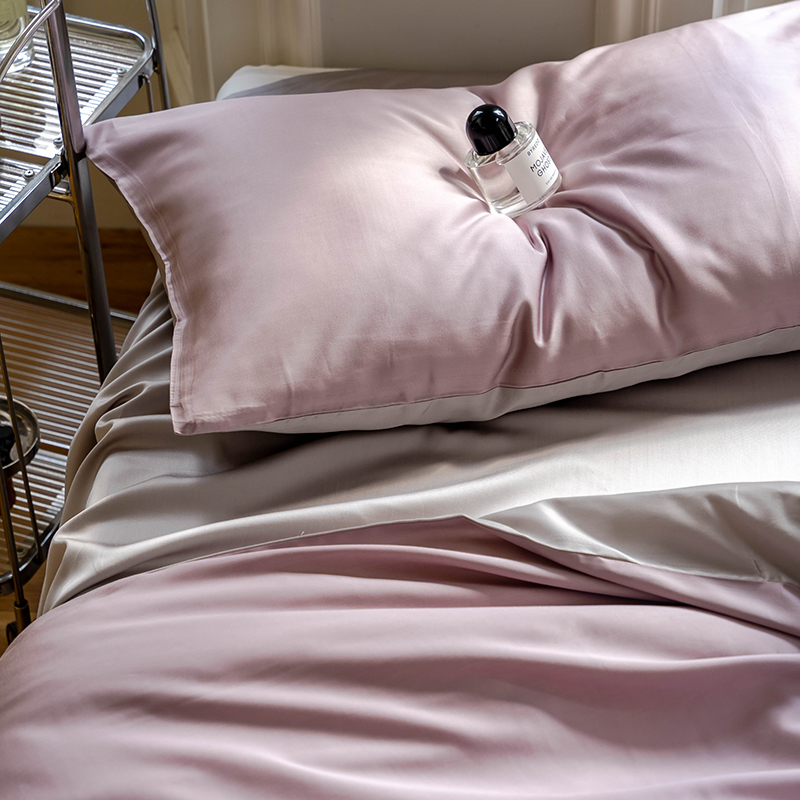 TENCEL™ Lyocell Bedding Set – Berry & Blossom Collection