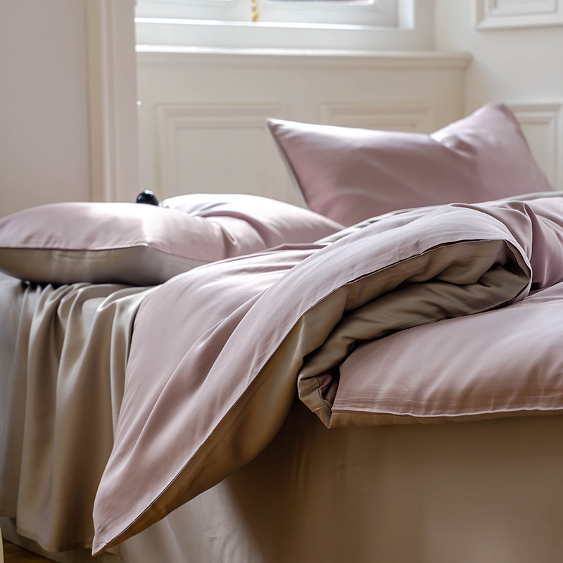 TENCEL™ Lyocell Bedding Set – Berry & Blossom Collection