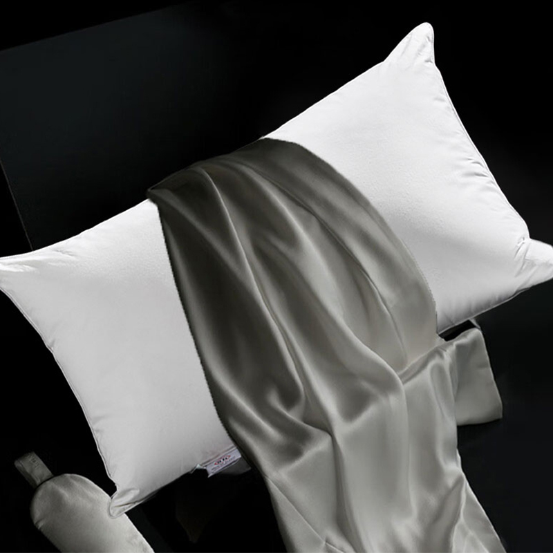 Luxury Down & Feather Pillow – Soft Hotel Comfort