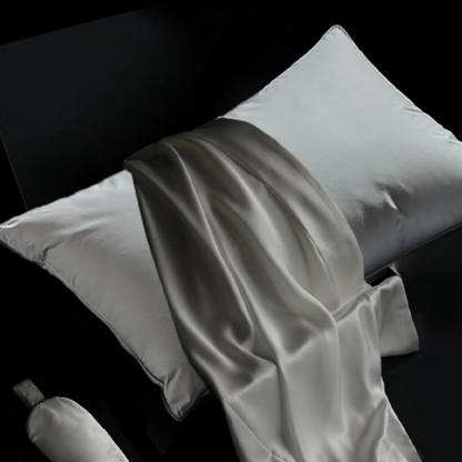 Luxury Down & Feather Pillow – Soft Hotel Comfort