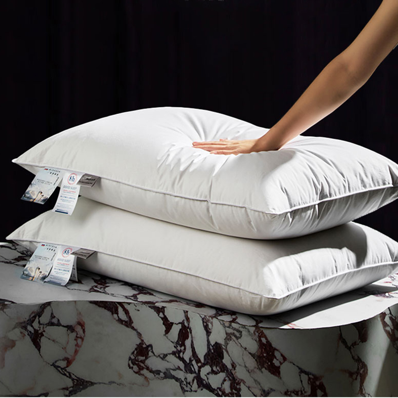 Luxury Down & Feather Pillow – Soft Hotel Comfort