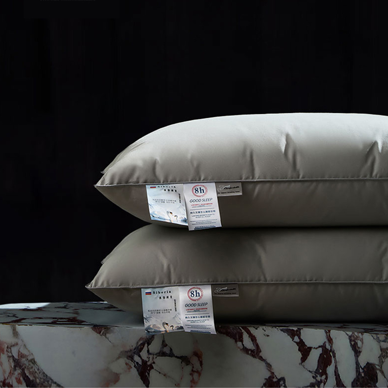 Luxury Down & Feather Pillow – Soft Hotel Comfort