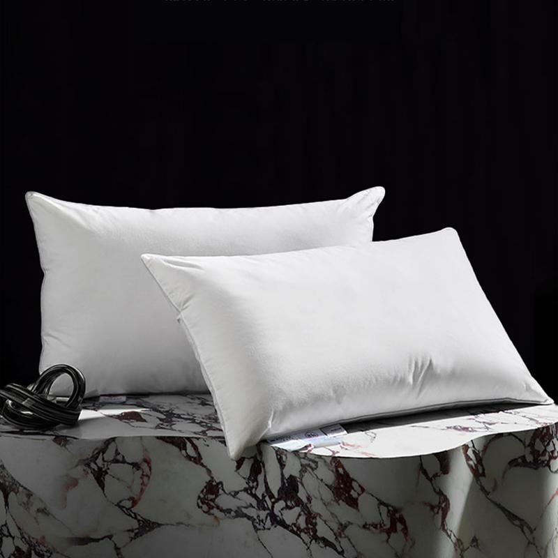 Luxury Down & Feather Pillow – Soft Hotel Comfort