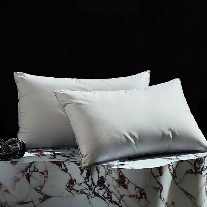 Luxury Down & Feather Pillow – Soft Hotel Comfort