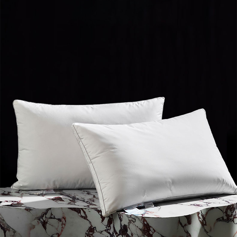 Luxury Down & Feather Pillow – Soft Hotel Comfort