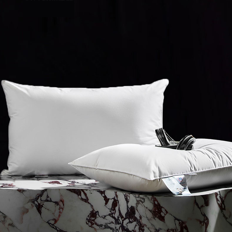 Luxury Down & Feather Pillow – Soft Hotel Comfort