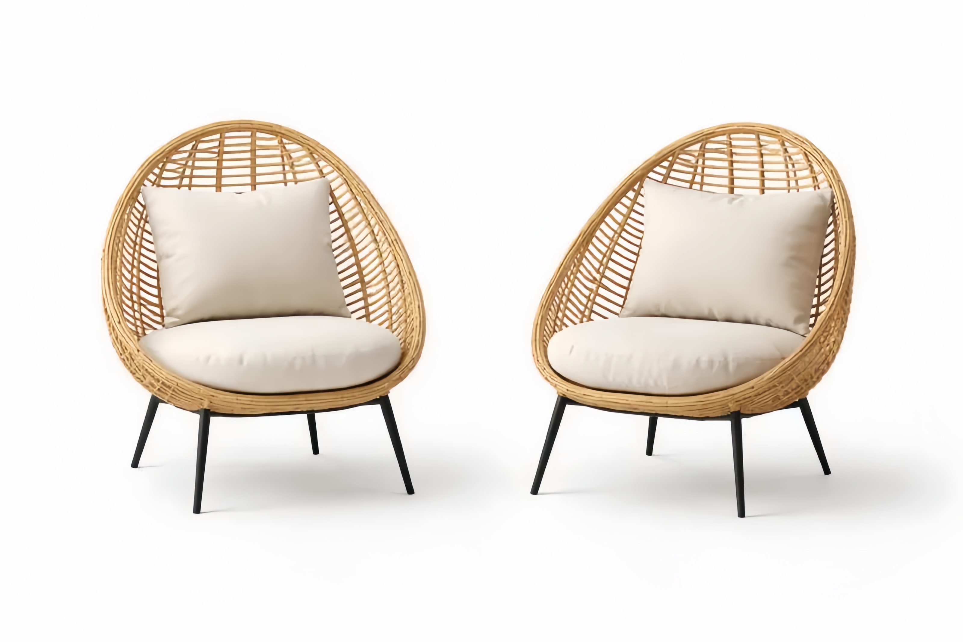 Lot de 2 fauteuils en rotin avec coussins beige structure en métal