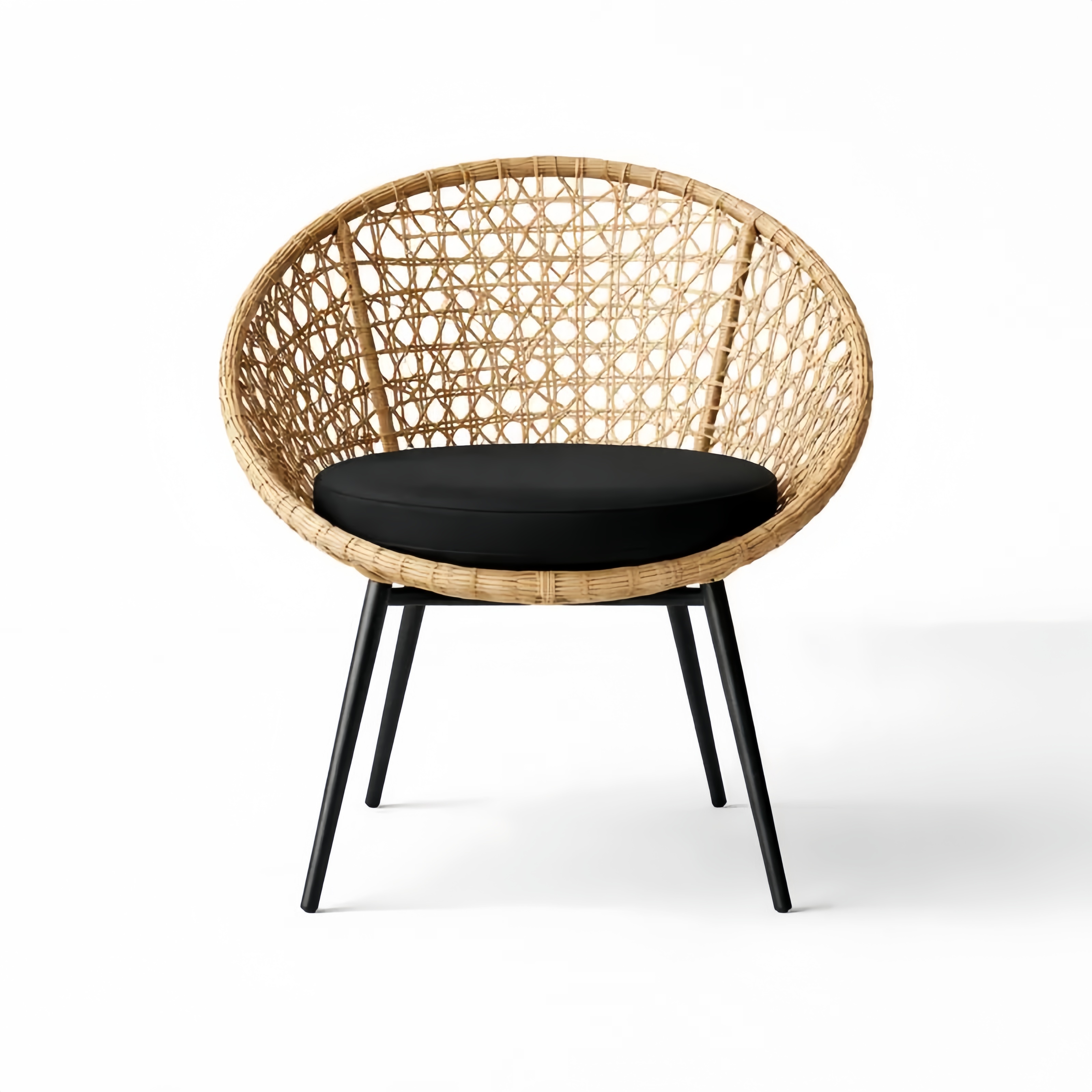 Chaise en rotin synthétique avec coussin noir