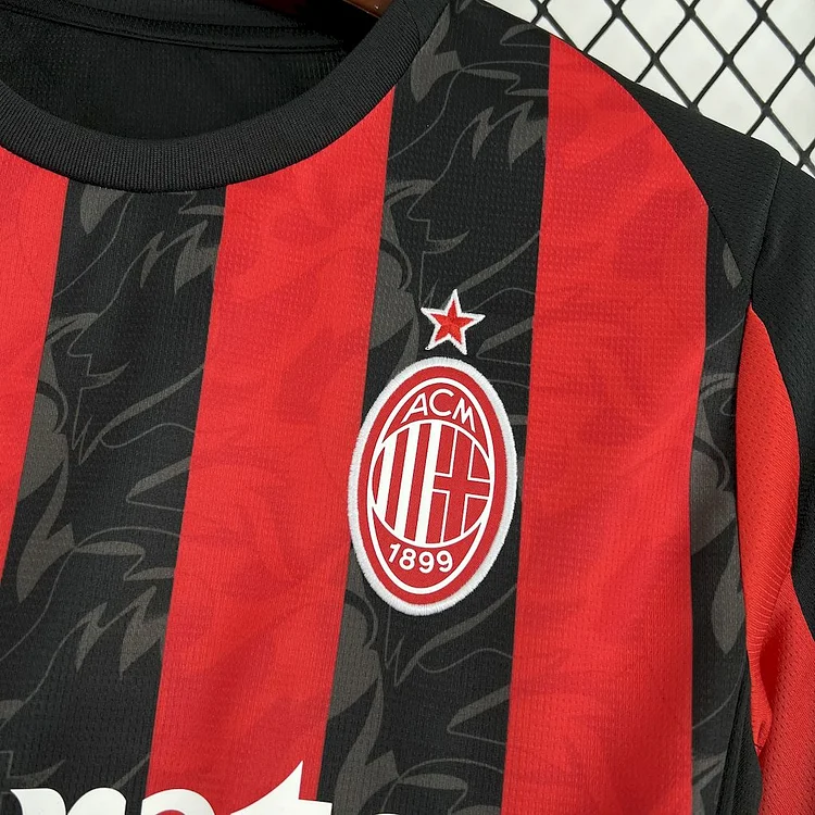 Camiseta local del AC Milan para la temporada 25-26