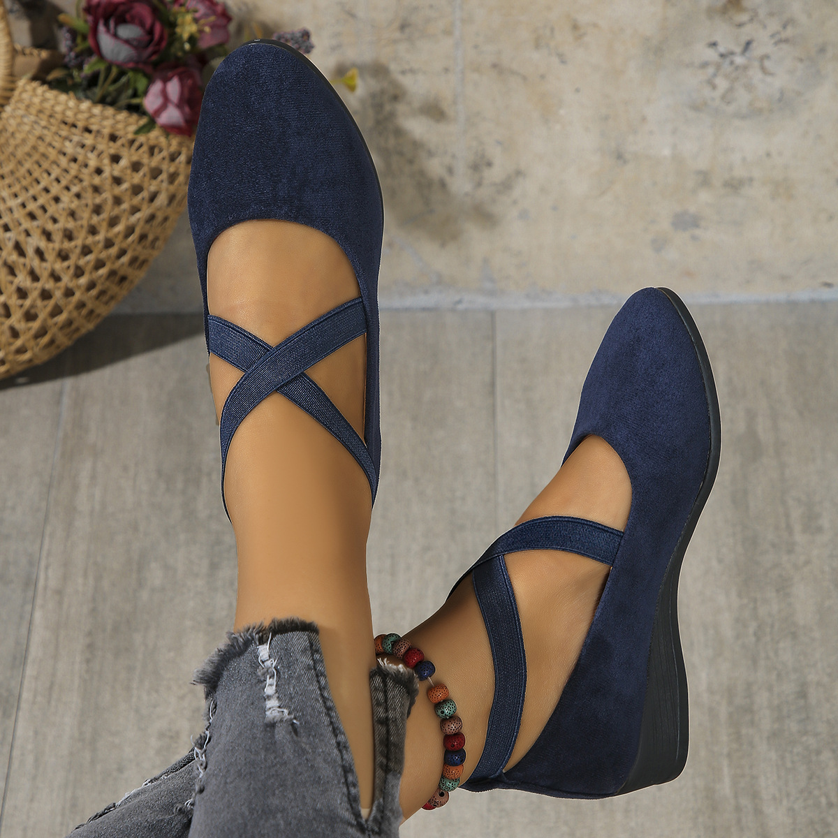 ⏰Limited Time 50% OFF🔥Women’ Closed Wedge Shoes, Stylish Closed Toe Design in Faux Suede Soft Toe Wedge-