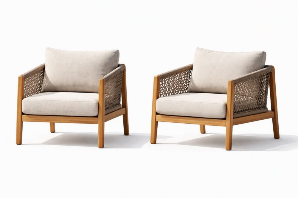 Paire de fauteuils en teck et résine tressée avec coussins en polyester beige