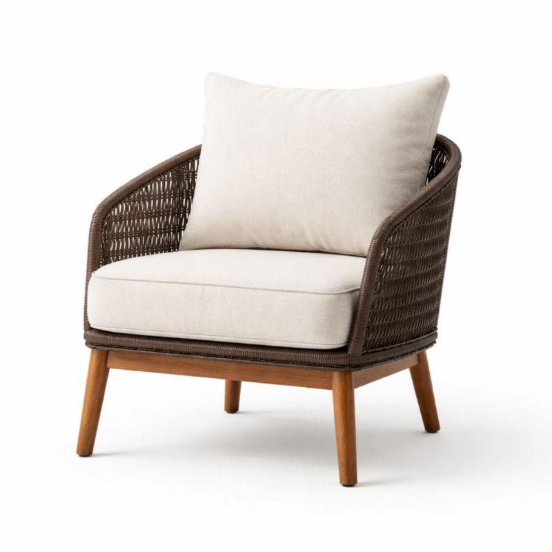 Fauteuil en résine tressée brun et coussins beige
