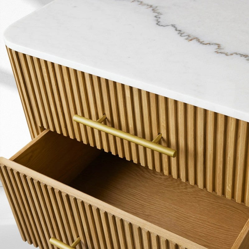 Fanny Closed Nightstand