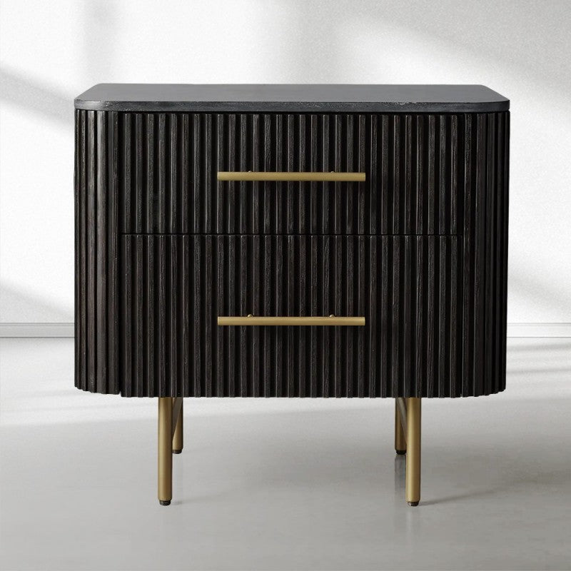 Fanny Closed Nightstand