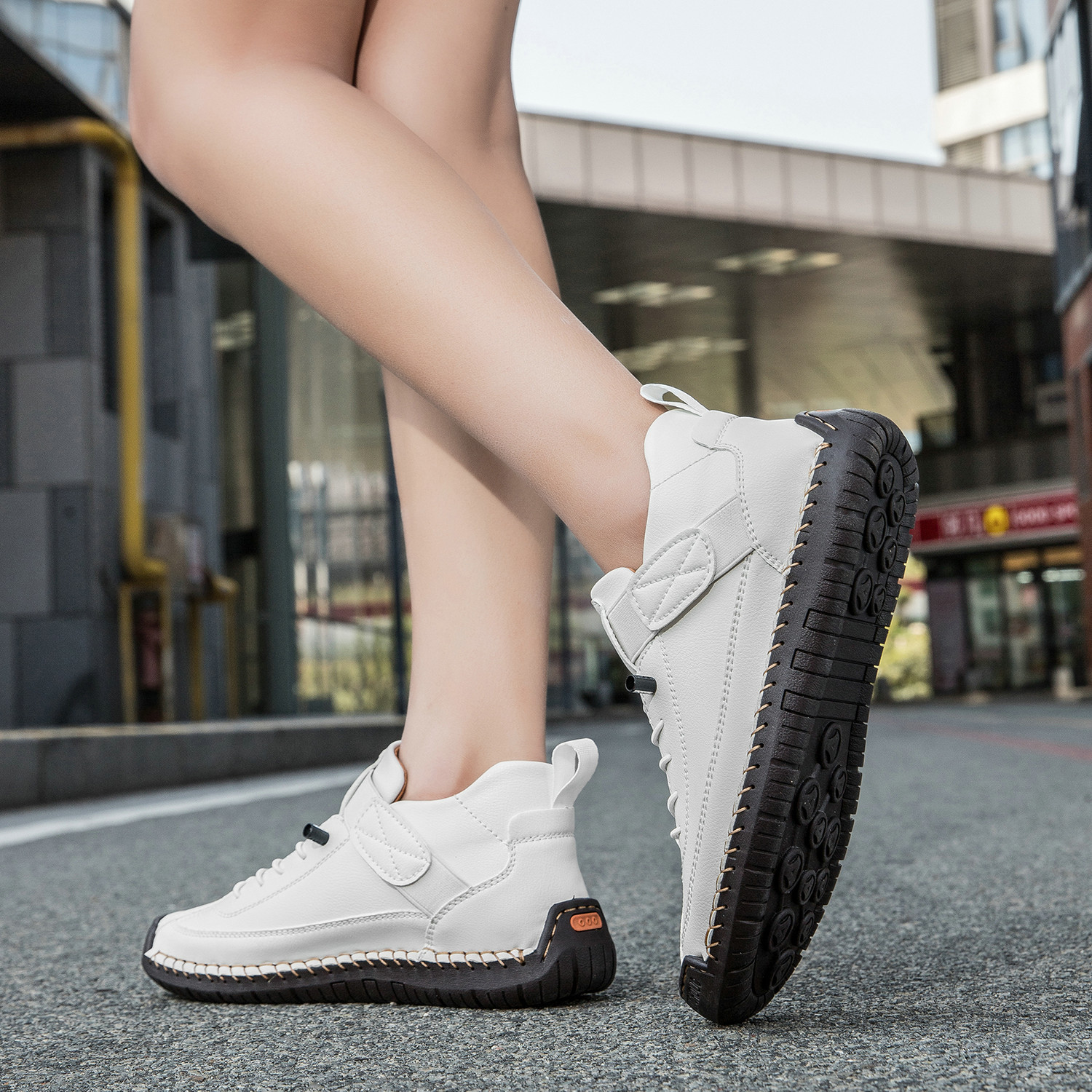 The Best Walking Shoes For Women To Wear All Day-Comfort & Reliable