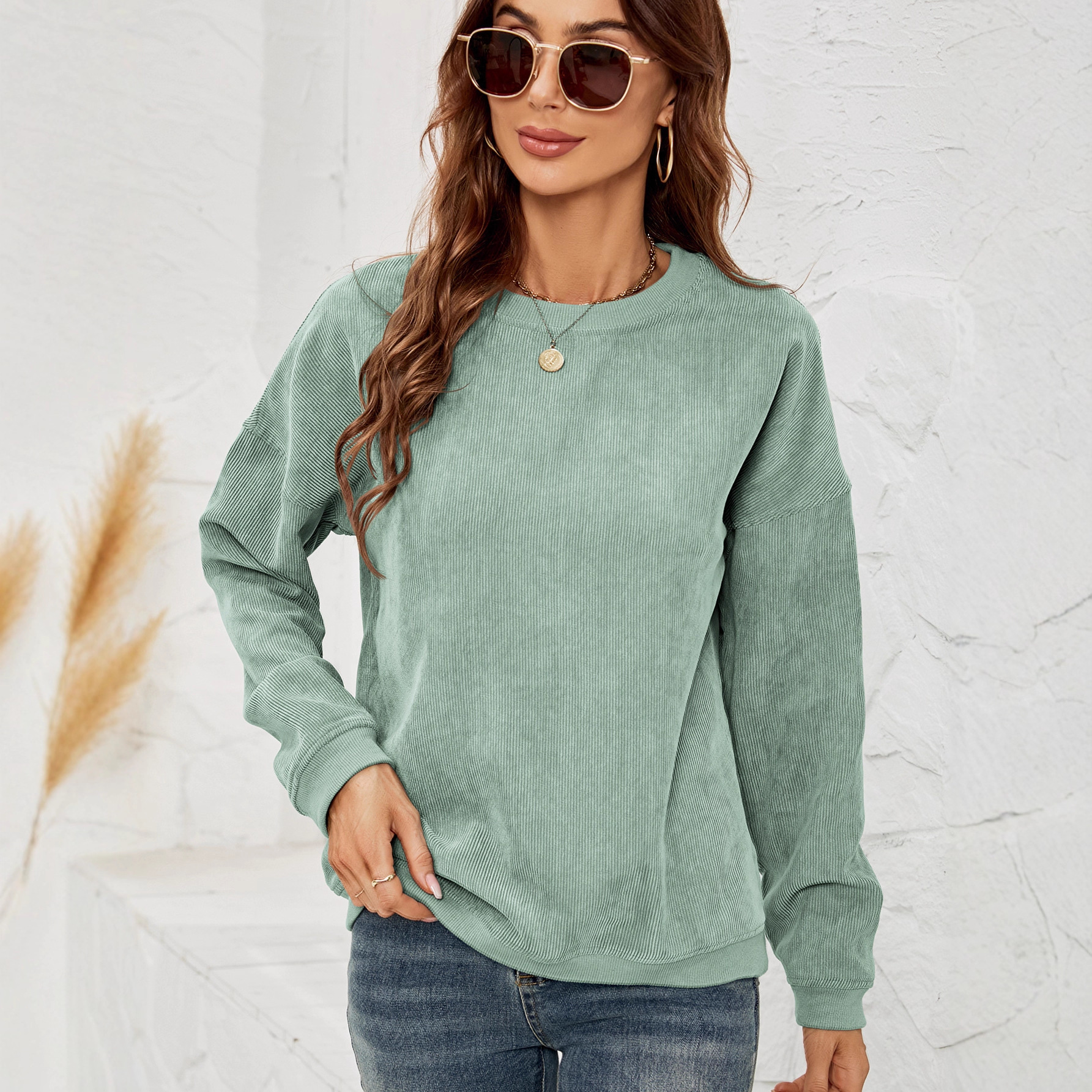 Women's Minimalist Solid Print Crewneck Sweatshirt