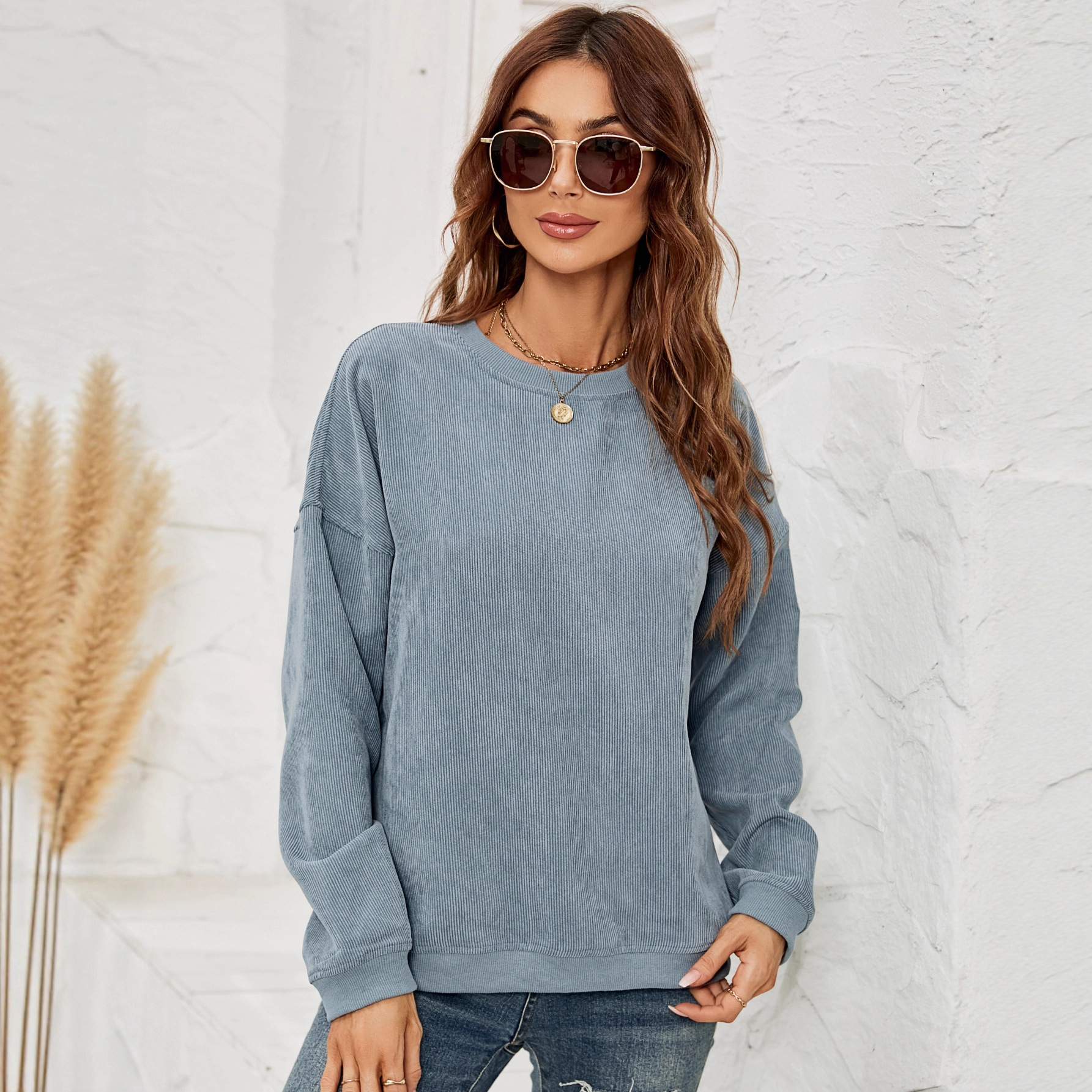 Women's Minimalist Solid Print Crewneck Sweatshirt