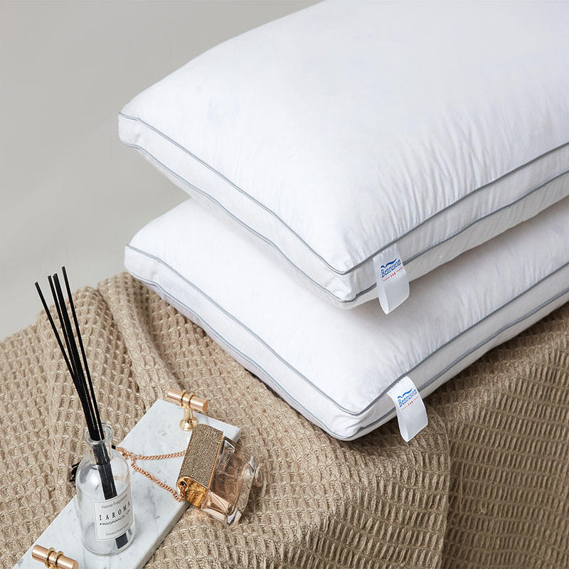 Home and hotel polyester pillows