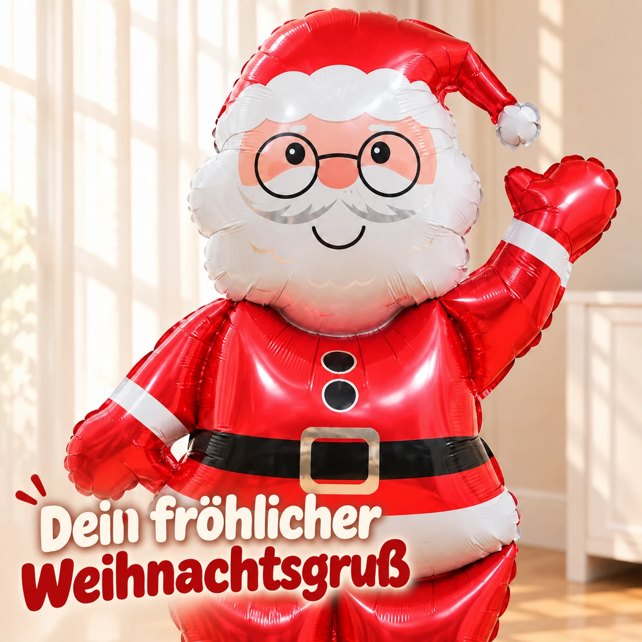 Nahaufnahme eines Weihnachtsmann-Folienballons mit Brille, weißem Bart und erhobener Hand