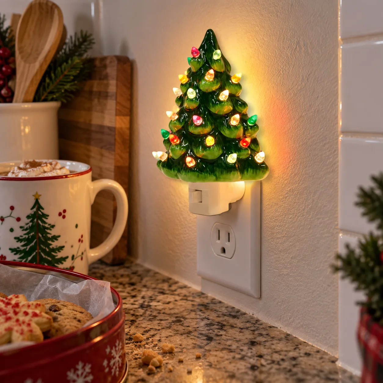 Køkkenfoto i kundestil af grønt juletræsnatlys ved julesmåkager