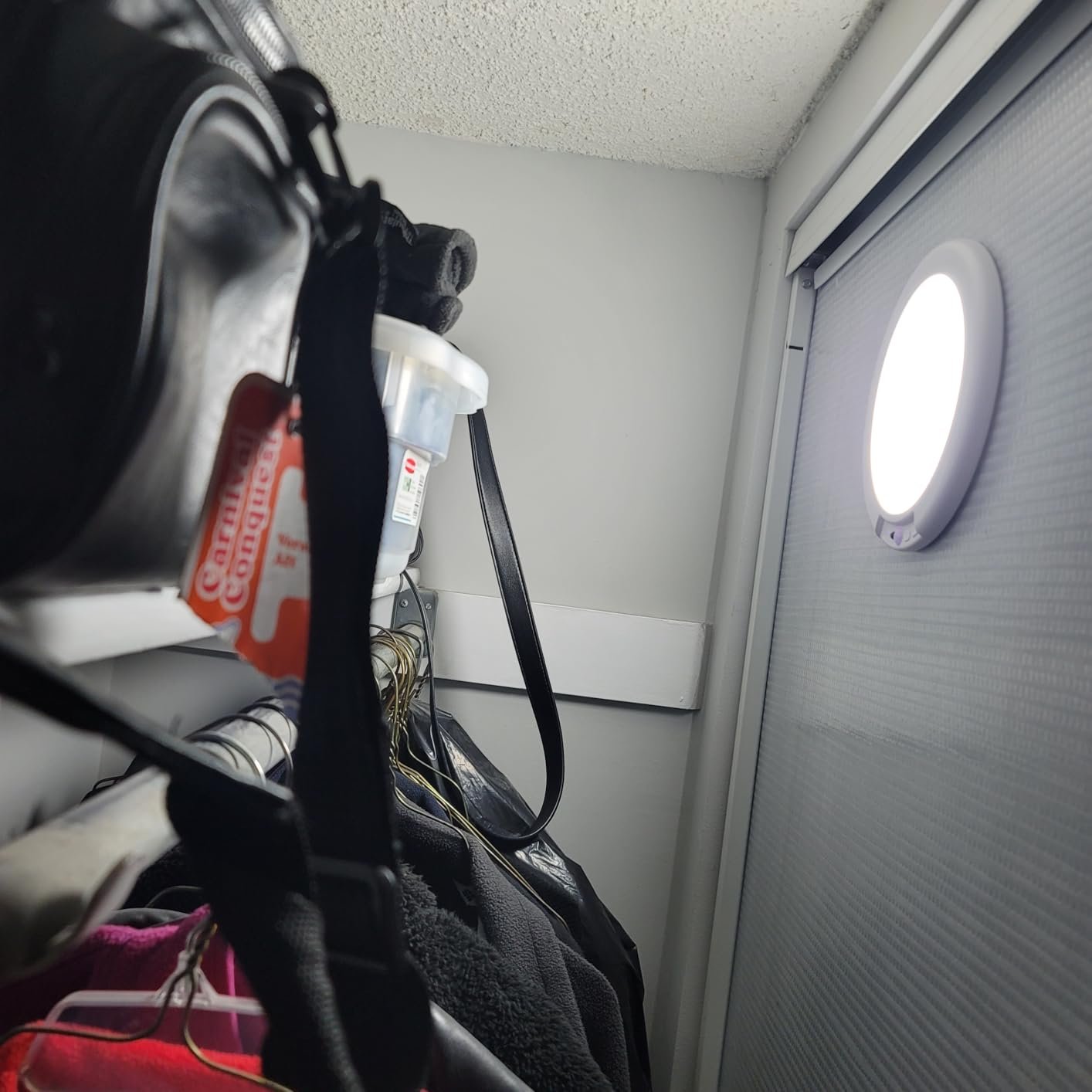 Strong Magnet, Lots Of Light