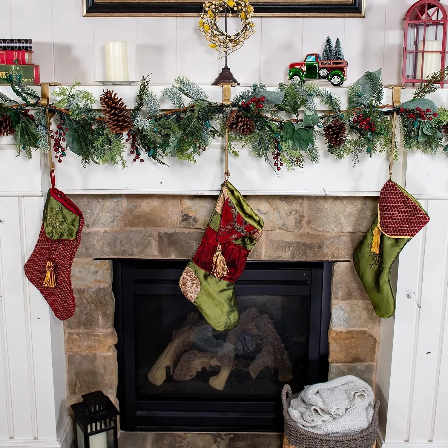 Adjustable Garland &amp; Stocking Mantel Hangers – 2-Pack