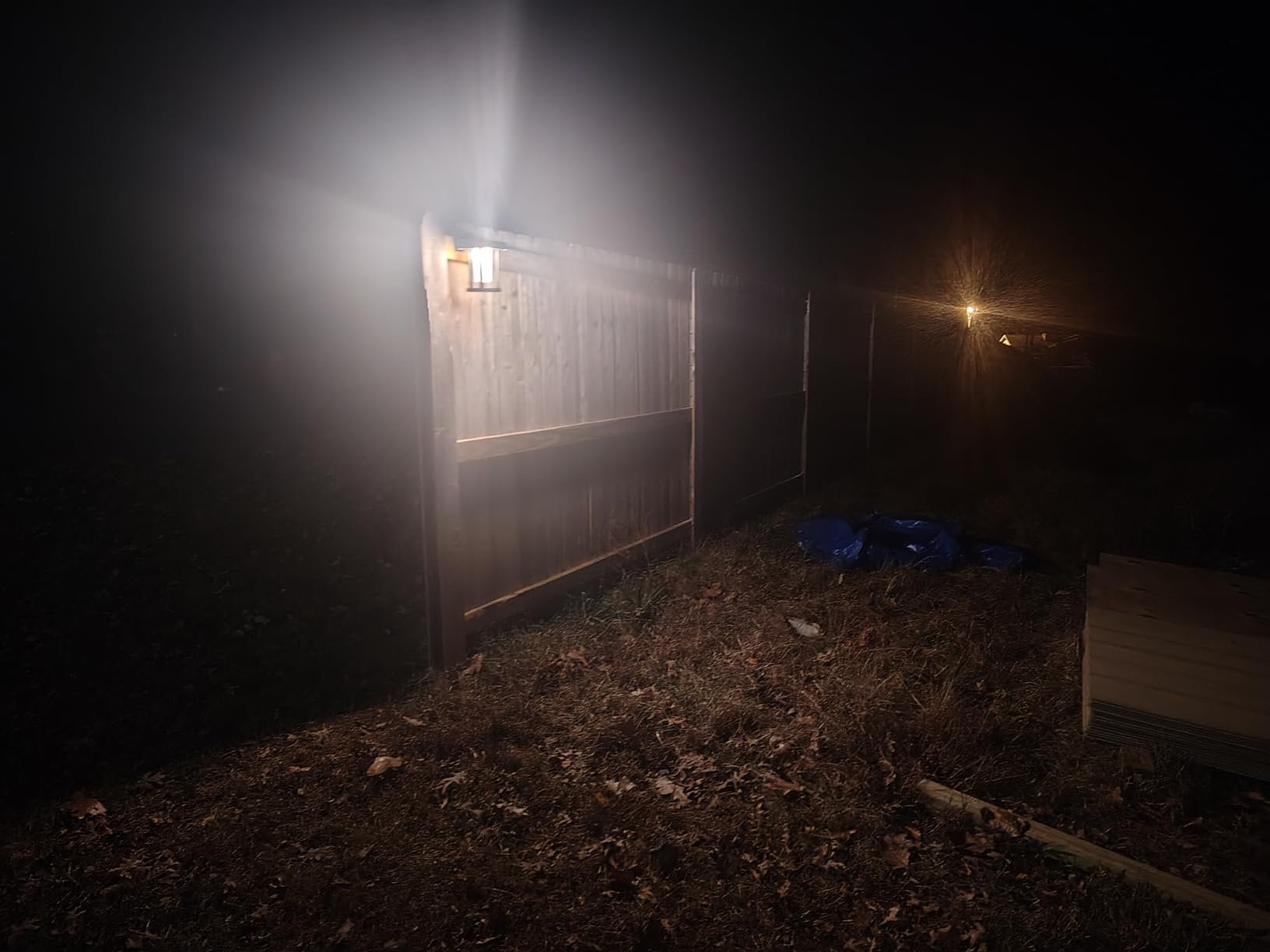 Stays lit a long time, motion detection wakes it up late at night