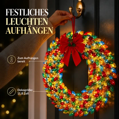 Beleuchteter Weihnachtskranz mit bunten Glühbirnen