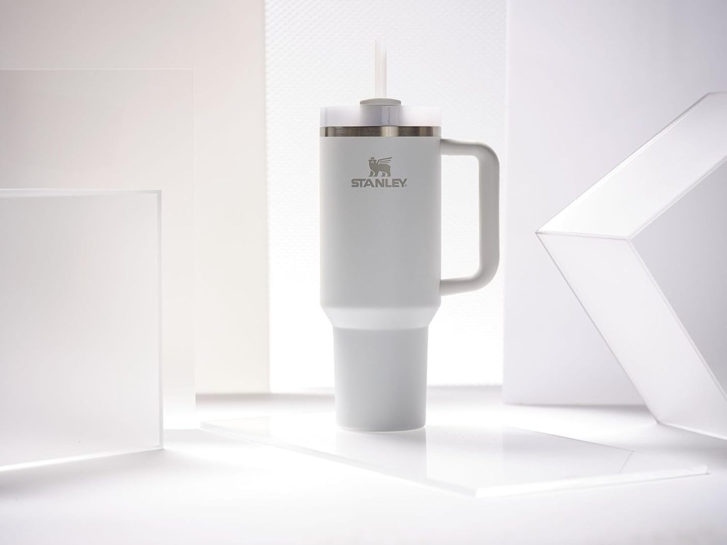 Stanthtley Quencher H2.0 FlowState Stainless Steel Vacuum Insulated Tumbler with Lid and Straw for Water, Iced Tea or Coffee