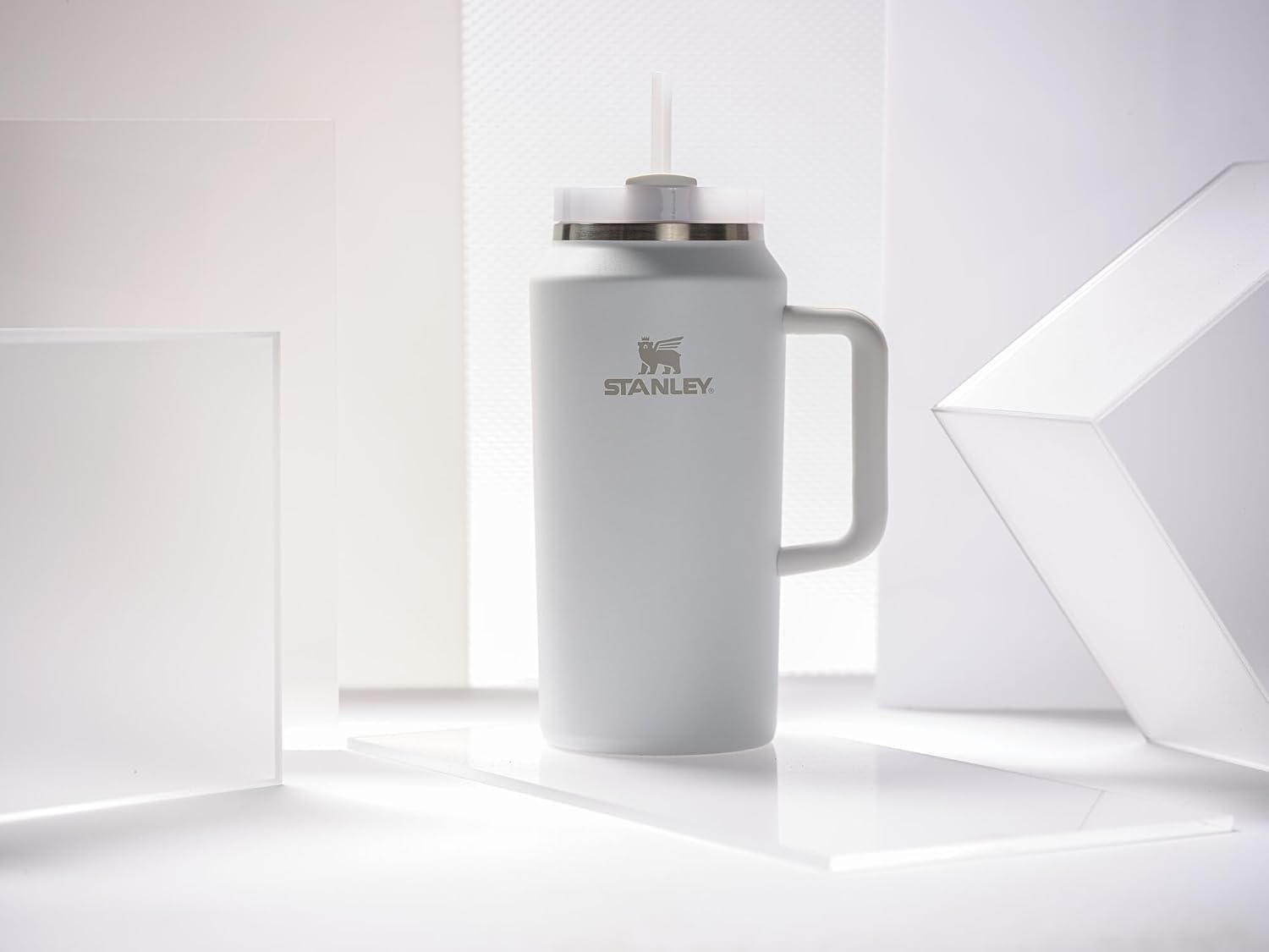 Stanthtley Quencher H2.0 FlowState Stainless Steel Vacuum Insulated Tumbler with Lid and Straw for Water, Iced Tea or Coffee