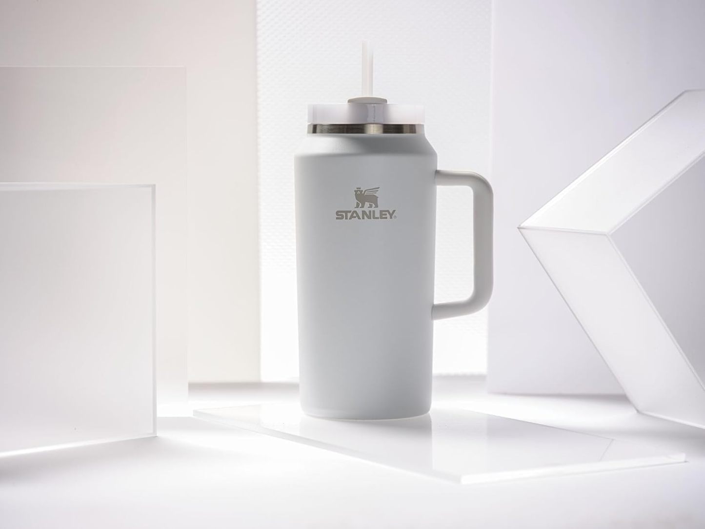 Stanthtley Quencher H2.0 FlowState Stainless Steel Vacuum Insulated Tumbler with Lid and Straw for Water, Iced Tea or Coffee