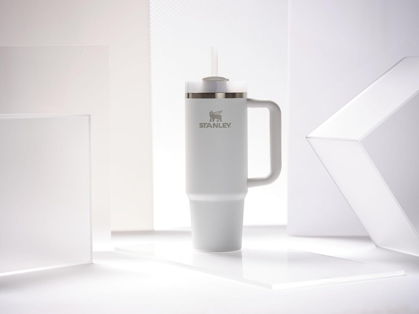 Stanthtley Quencher H2.0 FlowState Stainless Steel Vacuum Insulated Tumbler with Lid and Straw for Water, Iced Tea or Coffee