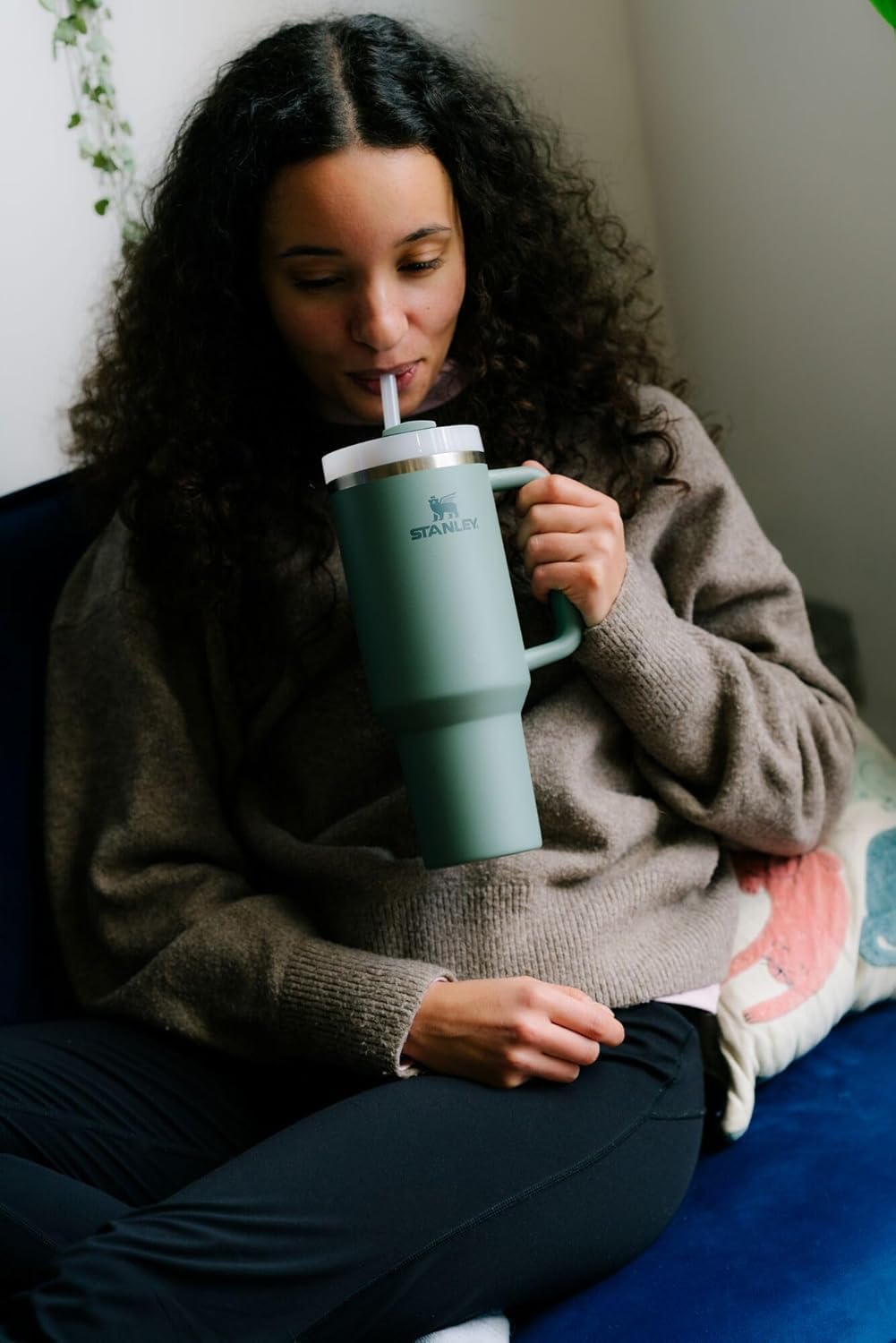 Stanthtley Quencher H2.0 FlowState Stainless Steel Vacuum Insulated Tumbler with Lid and Straw for Water, Iced Tea or Coffee