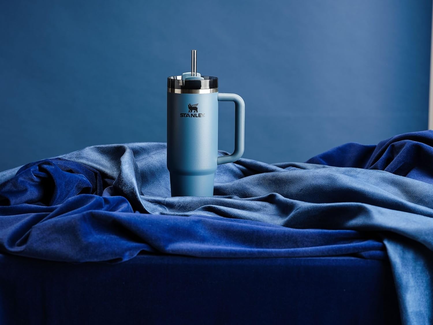 Stanthtley Quencher H2.0 FlowState Stainless Steel Vacuum Insulated Tumbler with Lid and Straw for Water, Iced Tea or Coffee