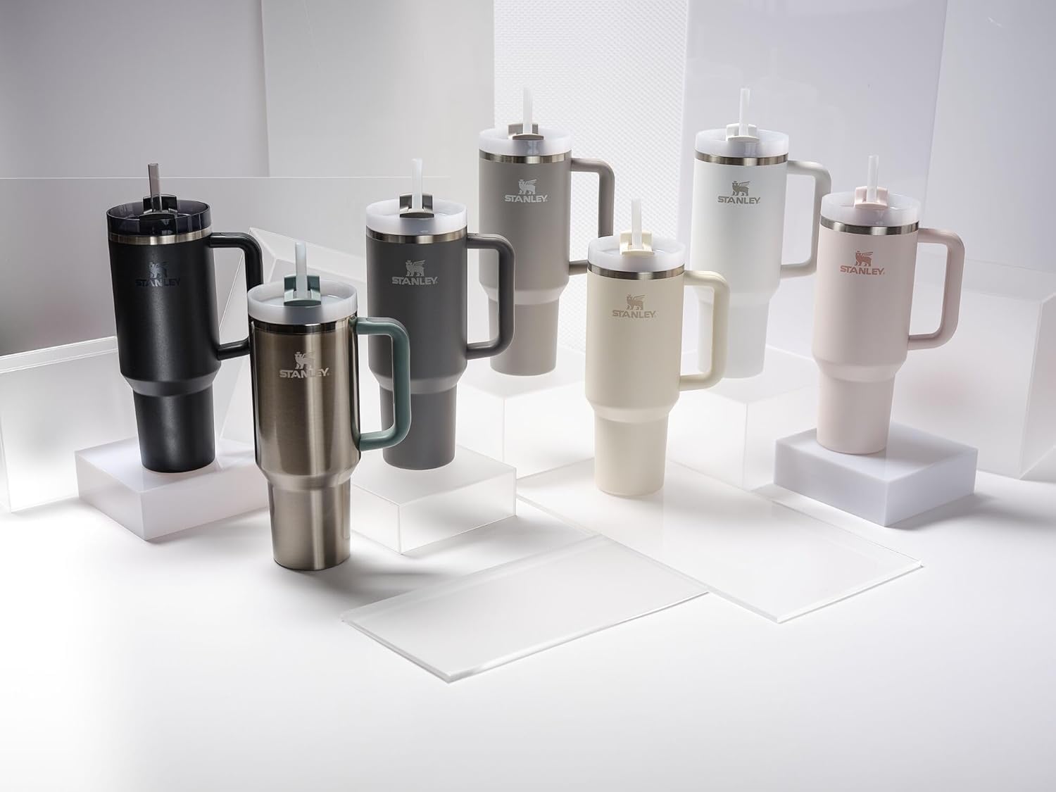 Stanthtley Quencher H2.0 FlowState Stainless Steel Vacuum Insulated Tumbler with Lid and Straw for Water, Iced Tea or Coffee