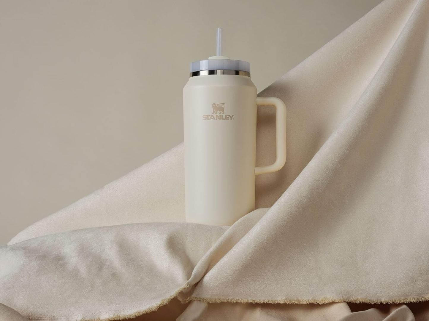 Stanthtley Quencher H2.0 FlowState Stainless Steel Vacuum Insulated Tumbler with Lid and Straw for Water, Iced Tea or Coffee