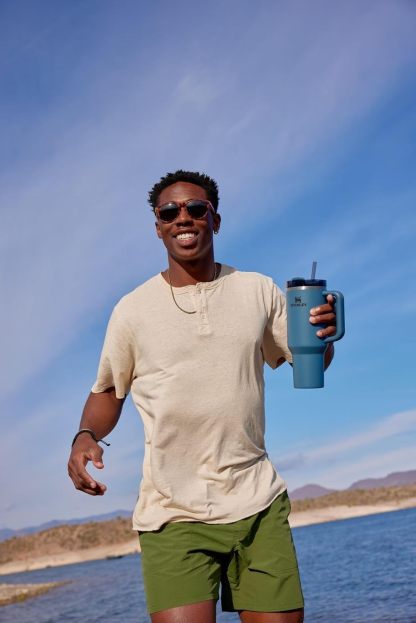 Stanthtley Quencher H2.0 FlowState Stainless Steel Vacuum Insulated Tumbler with Lid and Straw for Water, Iced Tea or Coffee