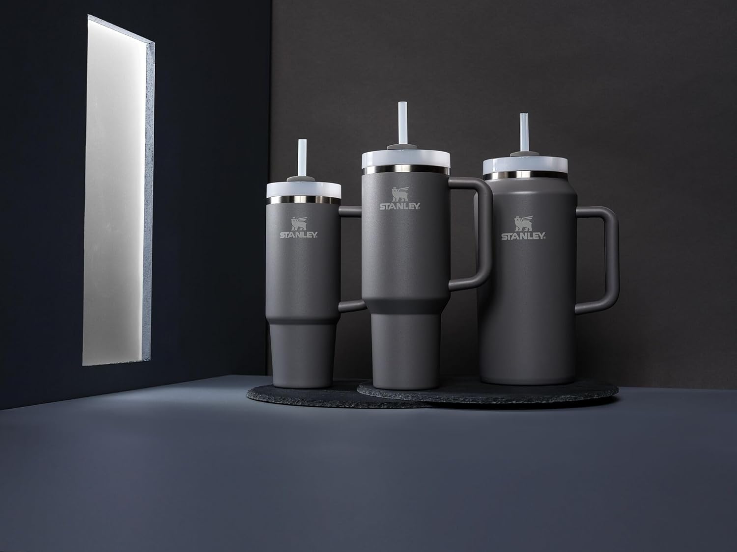 Stanthtley Quencher H2.0 FlowState Stainless Steel Vacuum Insulated Tumbler with Lid and Straw for Water, Iced Tea or Coffee