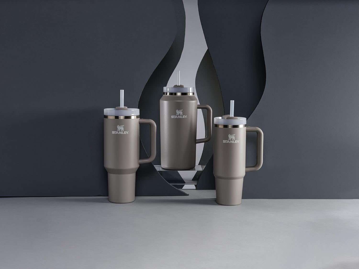 Stanthtley Quencher H2.0 FlowState Stainless Steel Vacuum Insulated Tumbler with Lid and Straw for Water, Iced Tea or Coffee