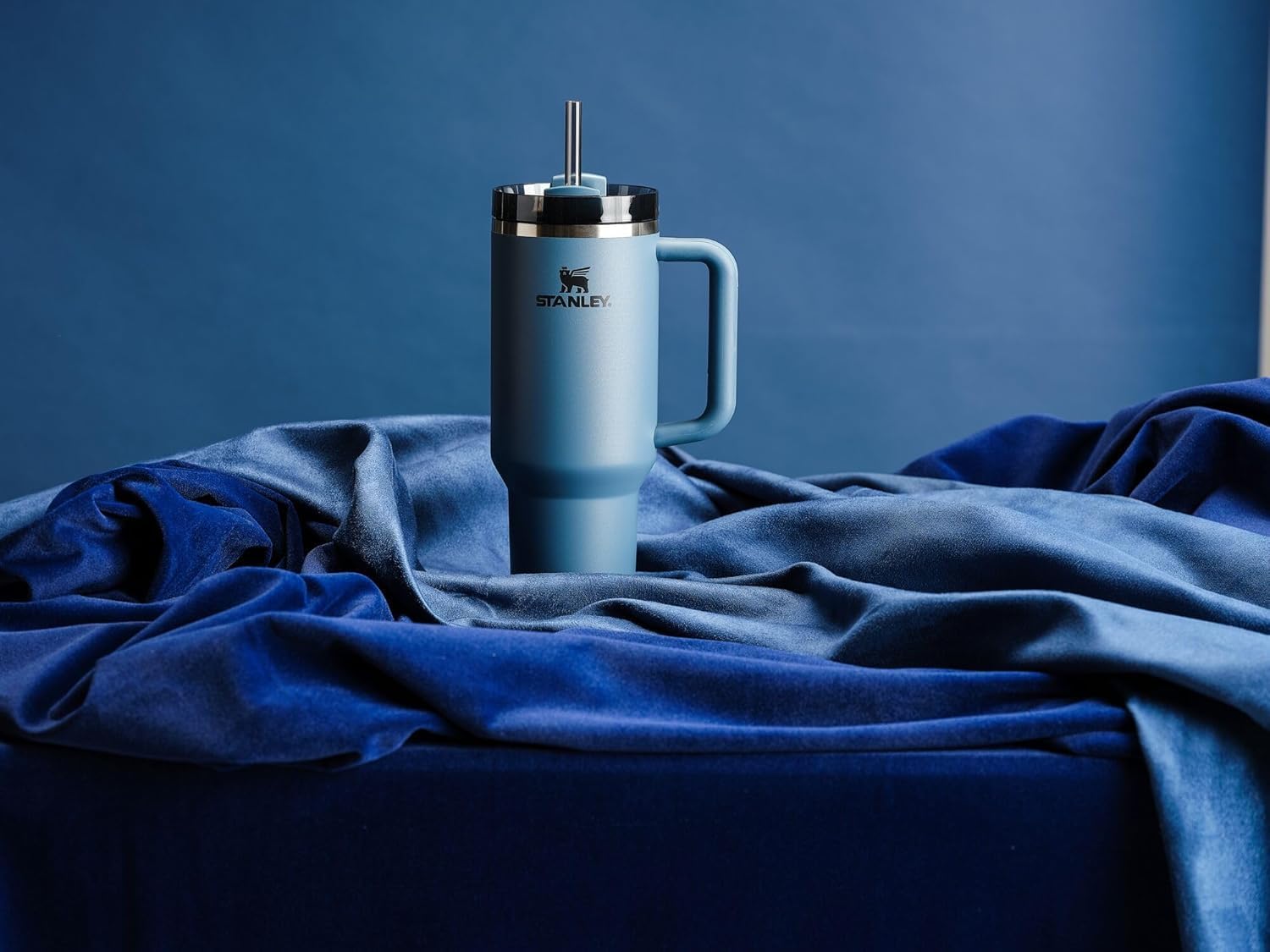 Stanthtley Quencher H2.0 FlowState Stainless Steel Vacuum Insulated Tumbler with Lid and Straw for Water, Iced Tea or Coffee