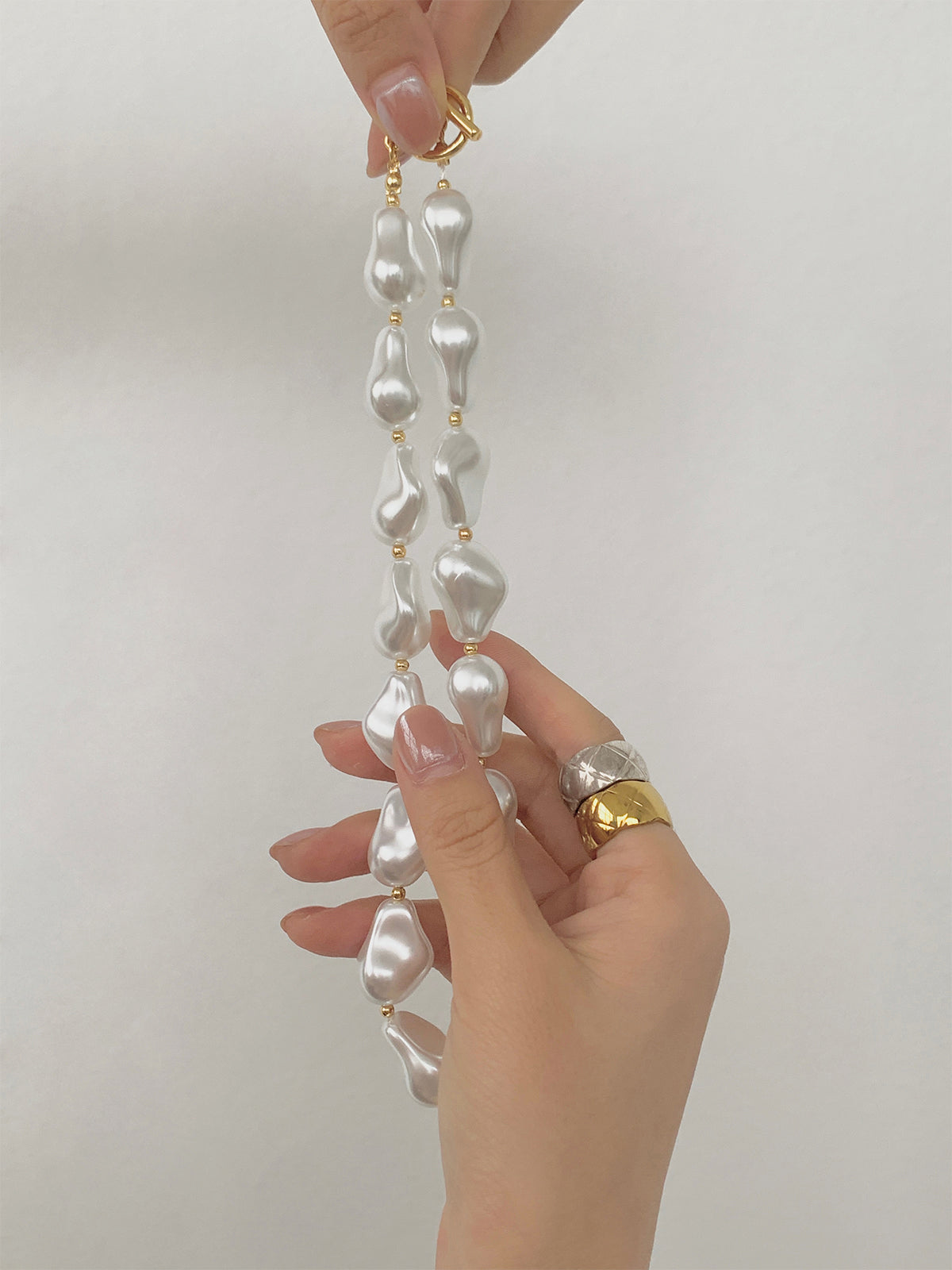 Pearl Effect Resin Necklace-Chicvia
