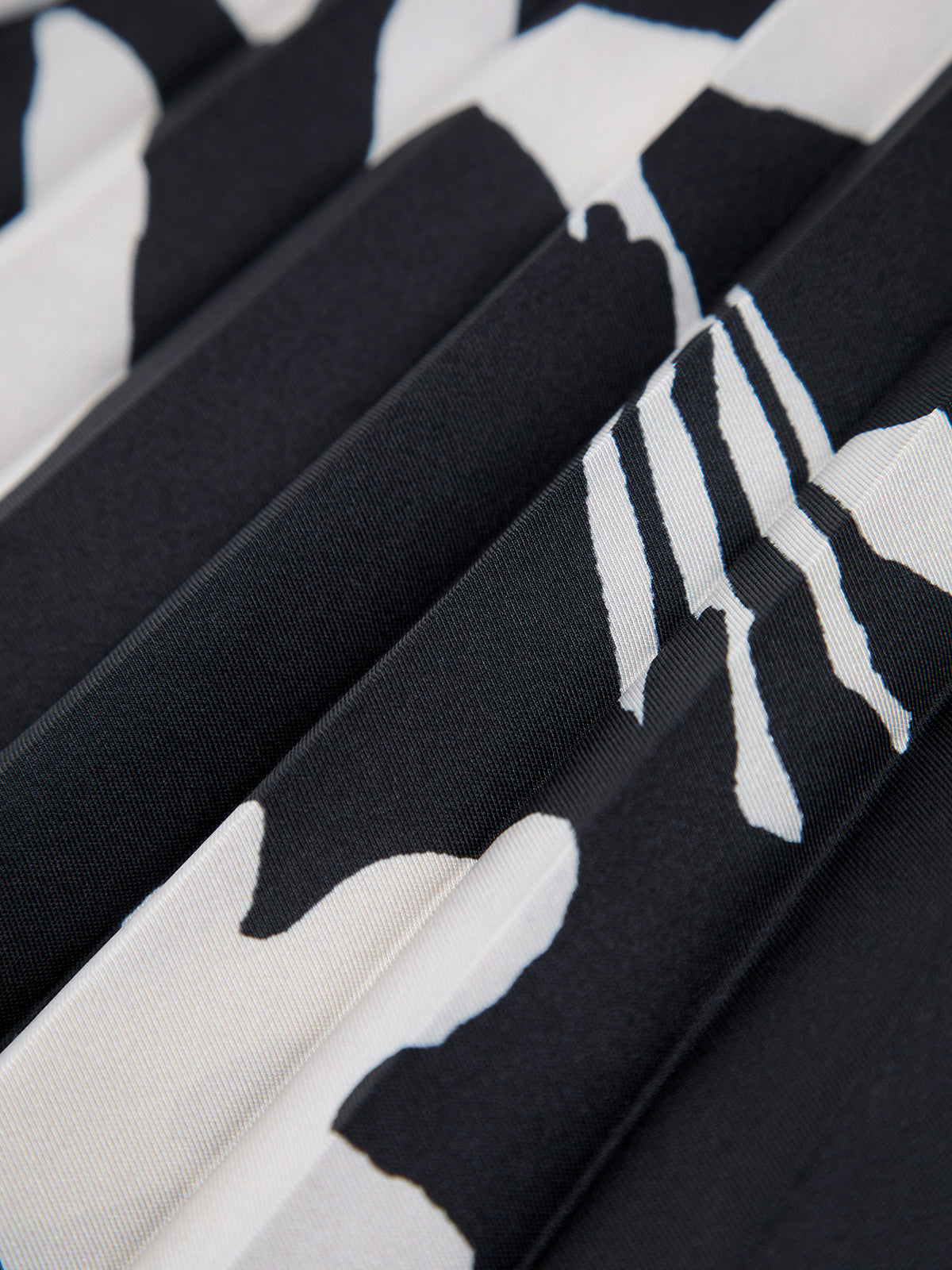 Floral Pleated Satin Long Skirt-Chicvia