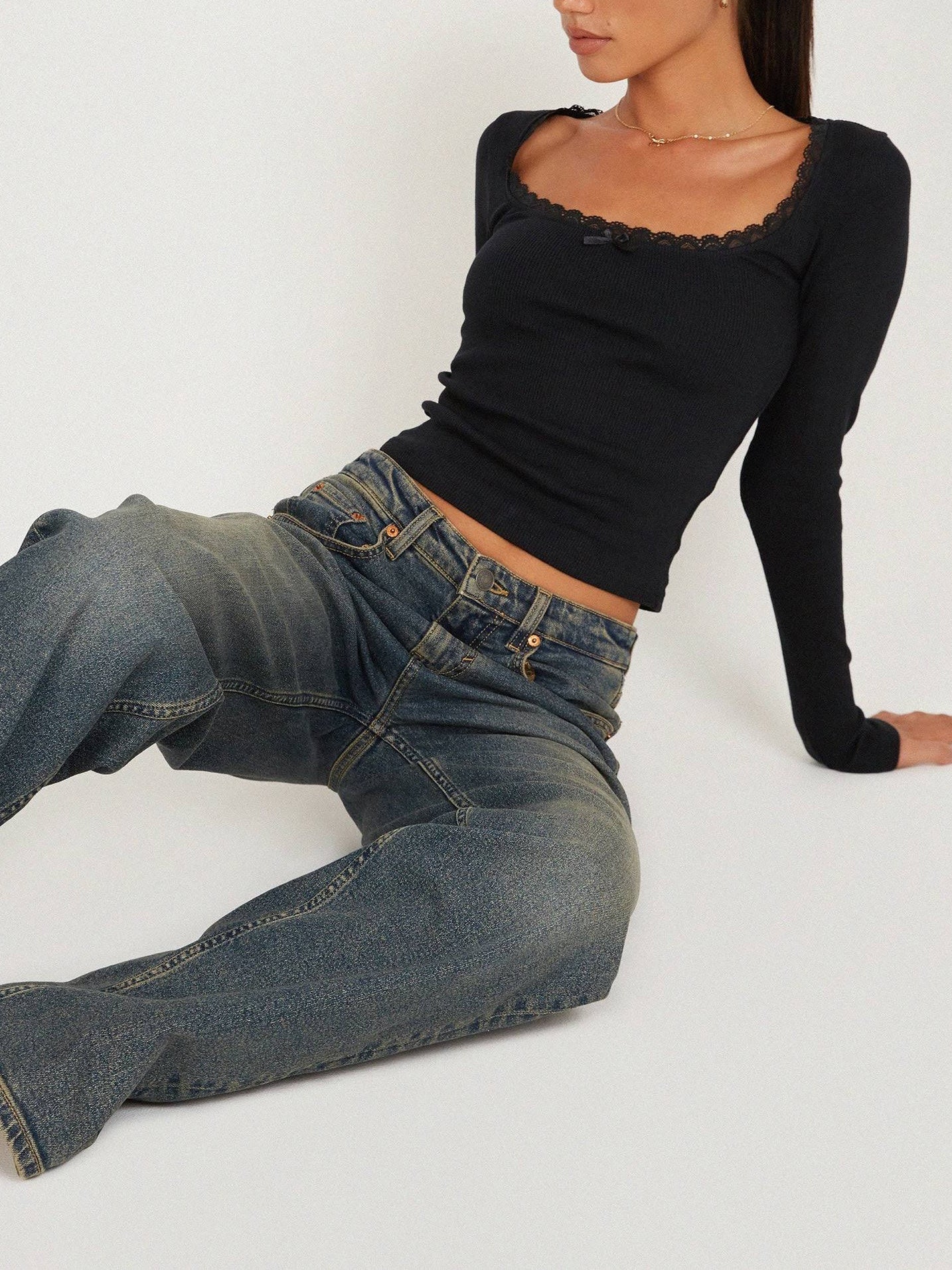 Lace Trim Long Sleeve Crop Top-Chicvia